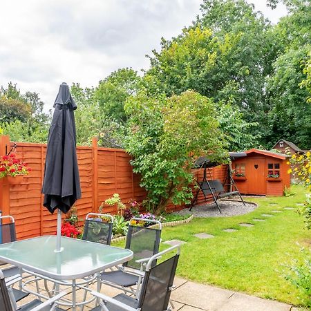 Red Cherry House Watford (Hertfordshire) Exterior foto