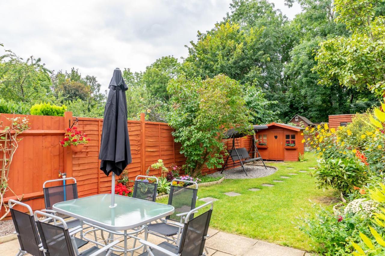 Red Cherry House Watford (Hertfordshire) Exterior foto