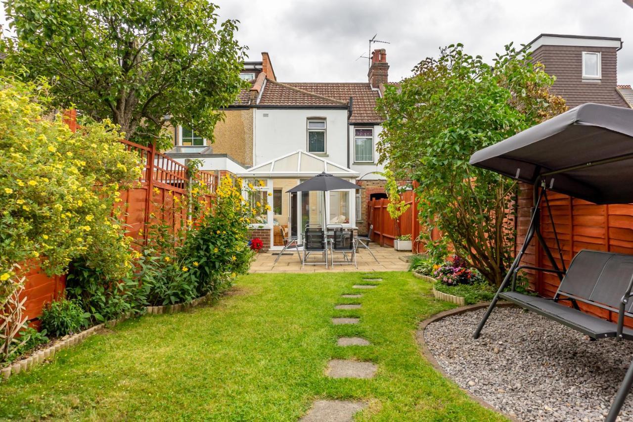 Red Cherry House Watford (Hertfordshire) Exterior foto